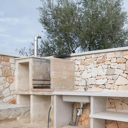 Trulli In Vigna * Selva Di Fasano